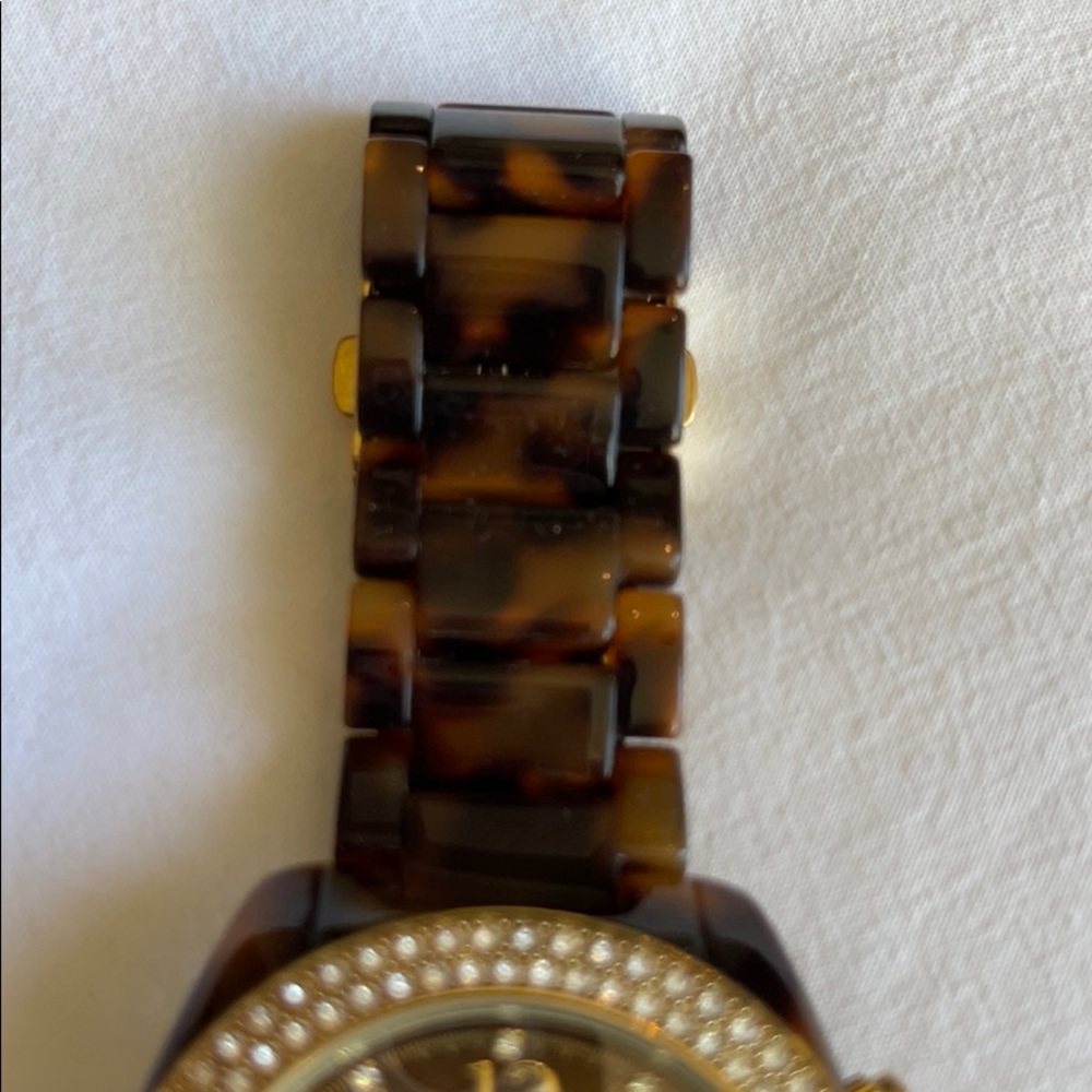 Watch - Picture 2 of 4